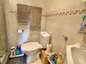 En-suite- click for photo gallery